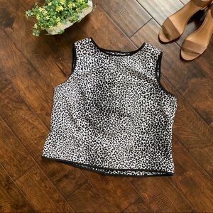 SAG Harbor Petite‎ Top Animal Print